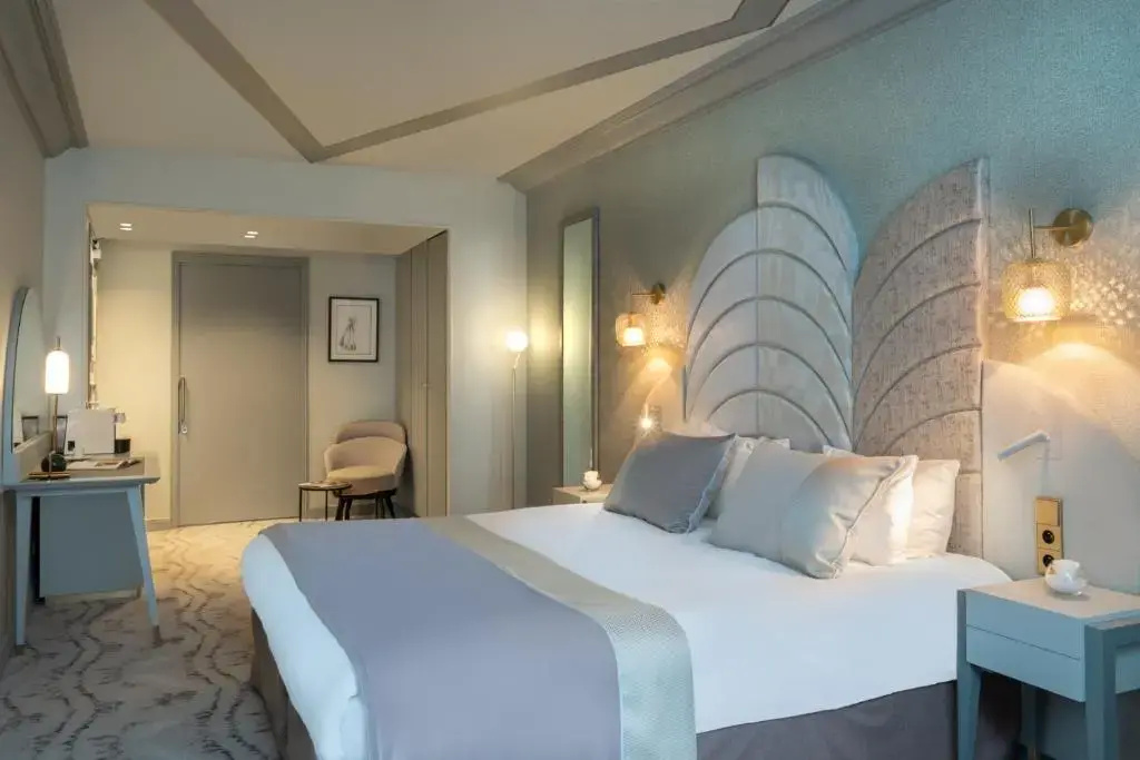 Double Junior Suite (full double bed)