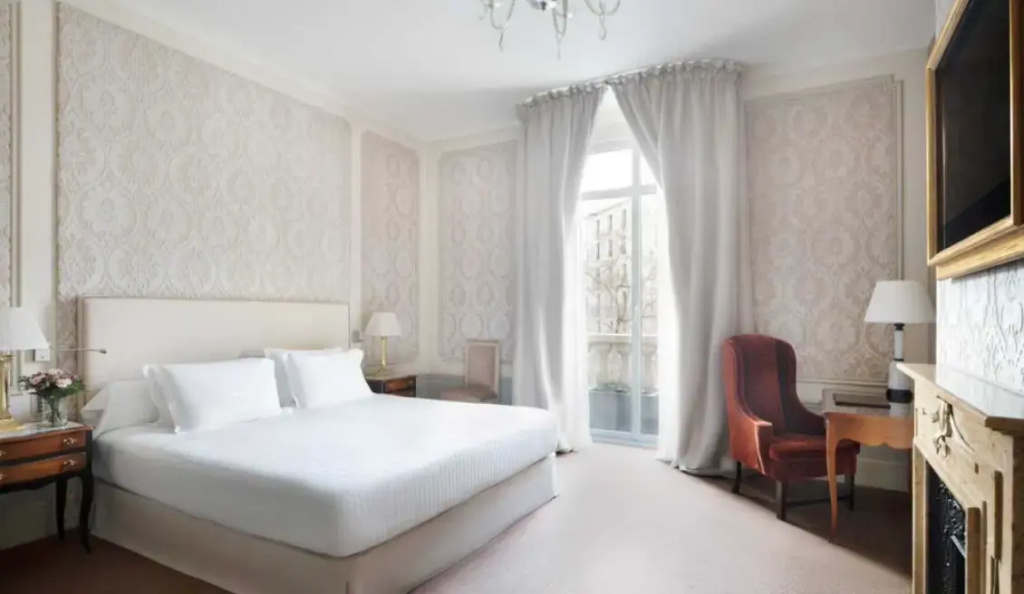 Superior Double room (full double bed)