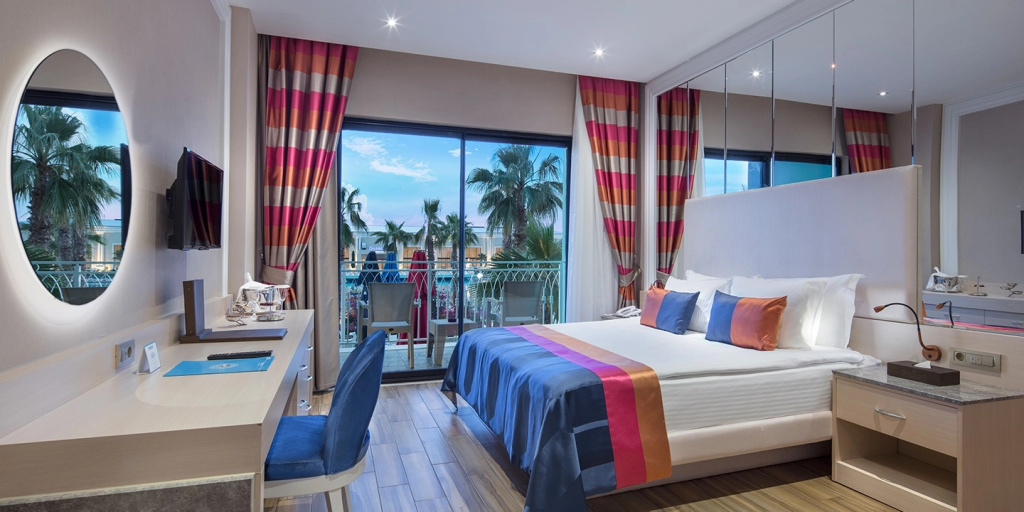 Deluxe Wonderland Double room (full double bed)