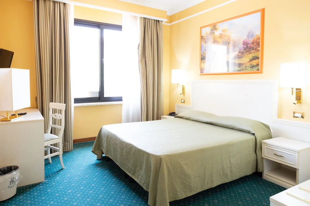 Double Suite (full double bed)