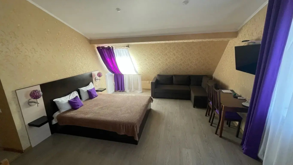 Standard Triple Family Attic room