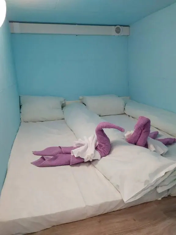 Economy room