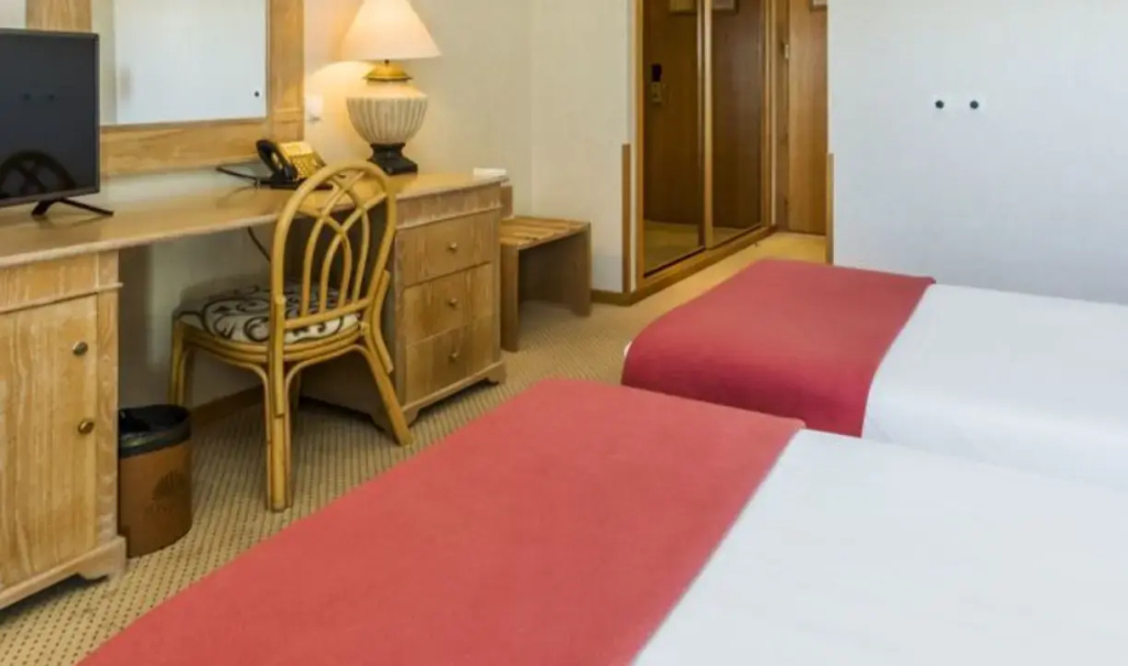 Double room with pool and garden view (full double bed)