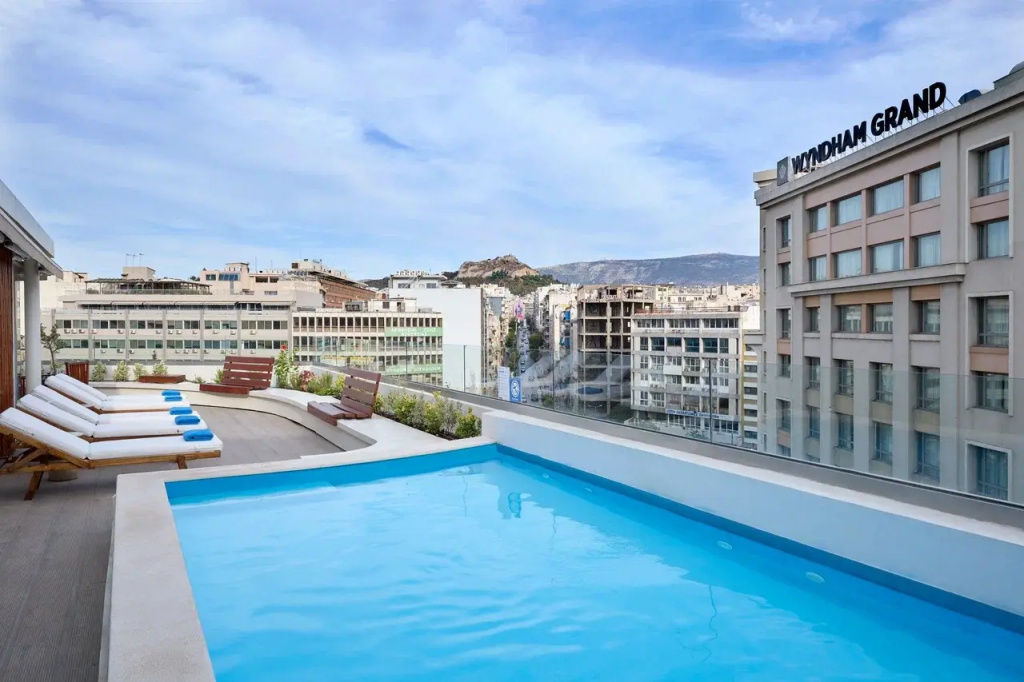 Zeus Essence Wyndham Athens Residence