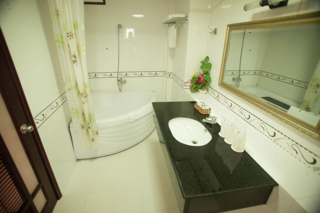 Au Lac Legend Hotel