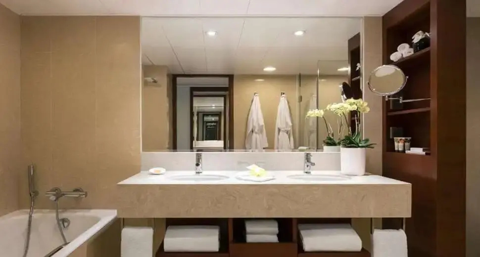 The Royal Pacific Hotel & Towers - Chambres