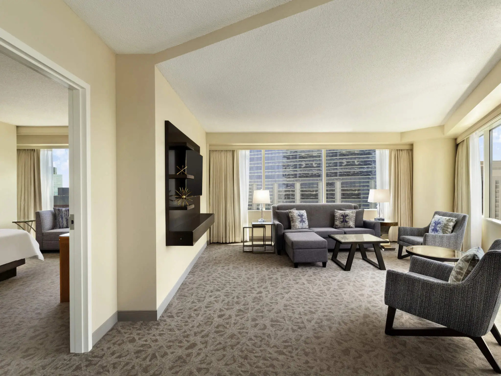Executive Corner Suite