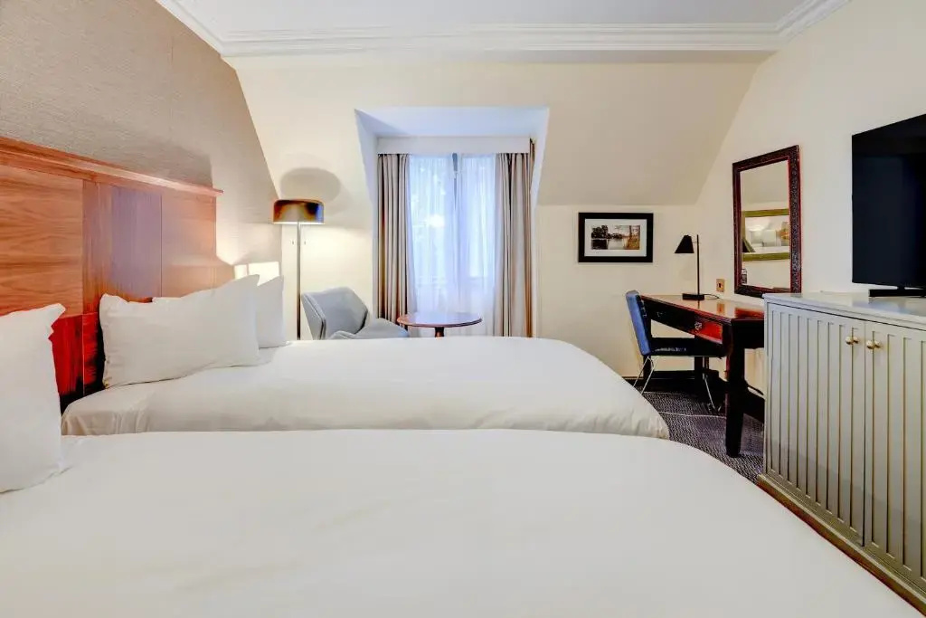 Sunday London Staines-upon-Thames Heathrow T5 - Chambres