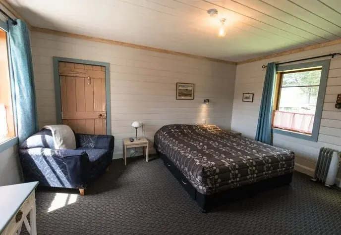 Bowler Double Cottage full double bed