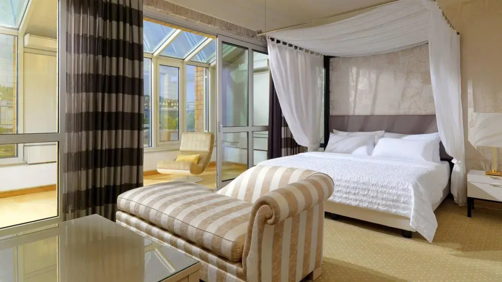 1 Bedroom Presidential Double Suite (full double bed)