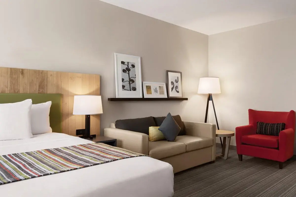 Open Concept Double Suite (full double bed)