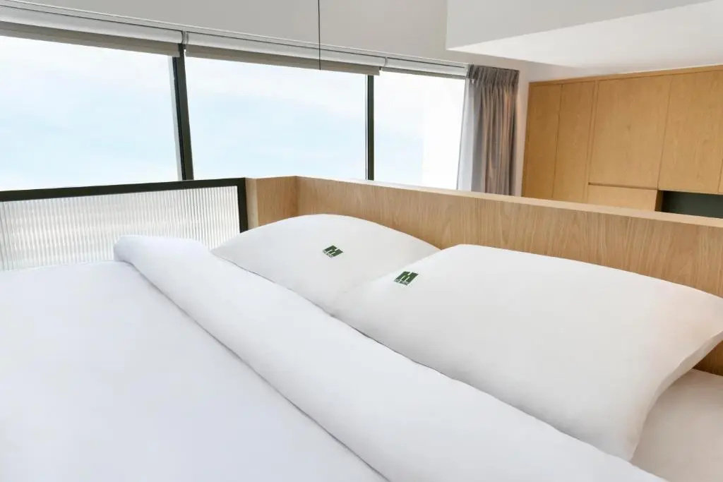 Deluxe Corner Double Loft Studio (full double bed)
