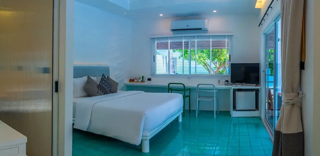 Double Villa Beachfront (full double bed)