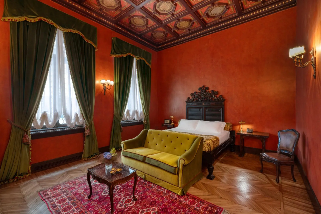 Prestige Deluxe «Doge» Double room (full double bed)