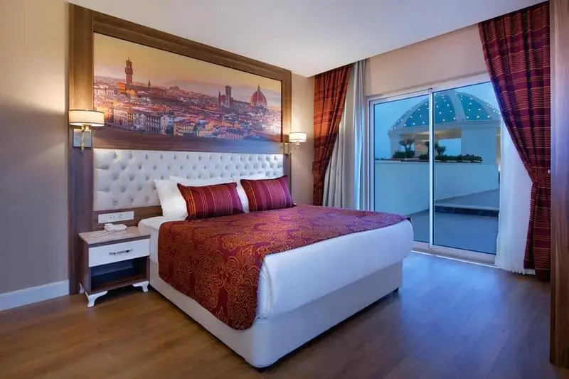 Double Jacuzzi Terrace Suite full double bed