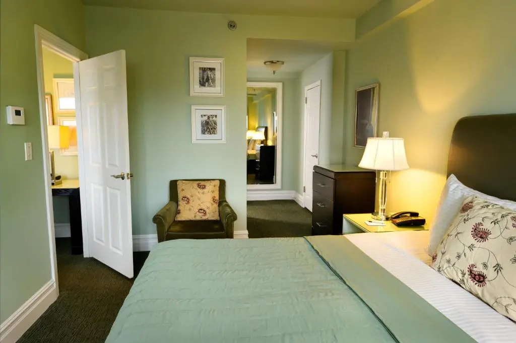 Executive Double Suite (full double bed)