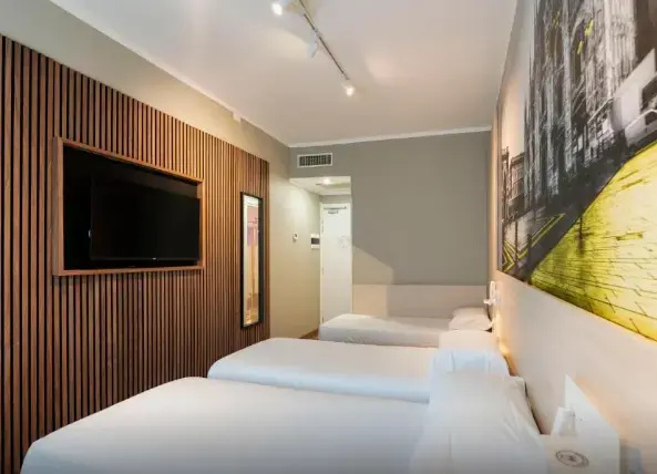 Deluxe Double room (full double bed)