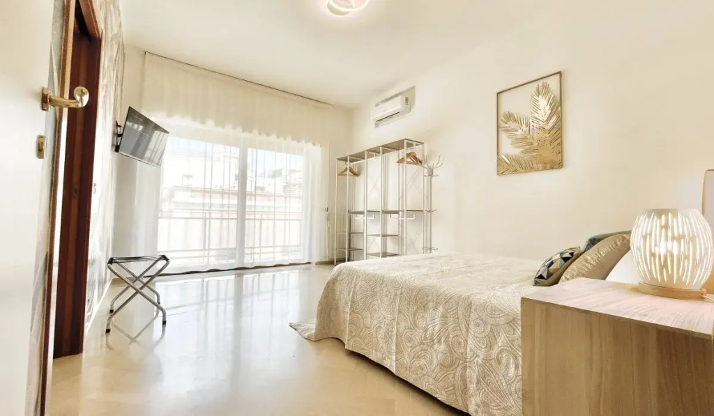 Superior Double Apartment (full double bed)