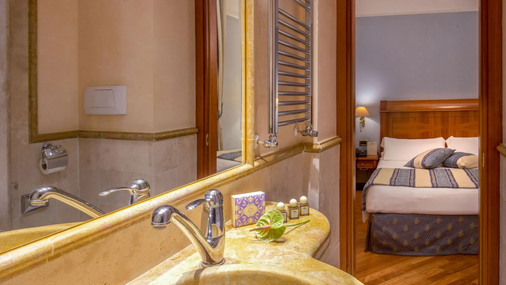 Albergo Ottocento - Tap to explore photos