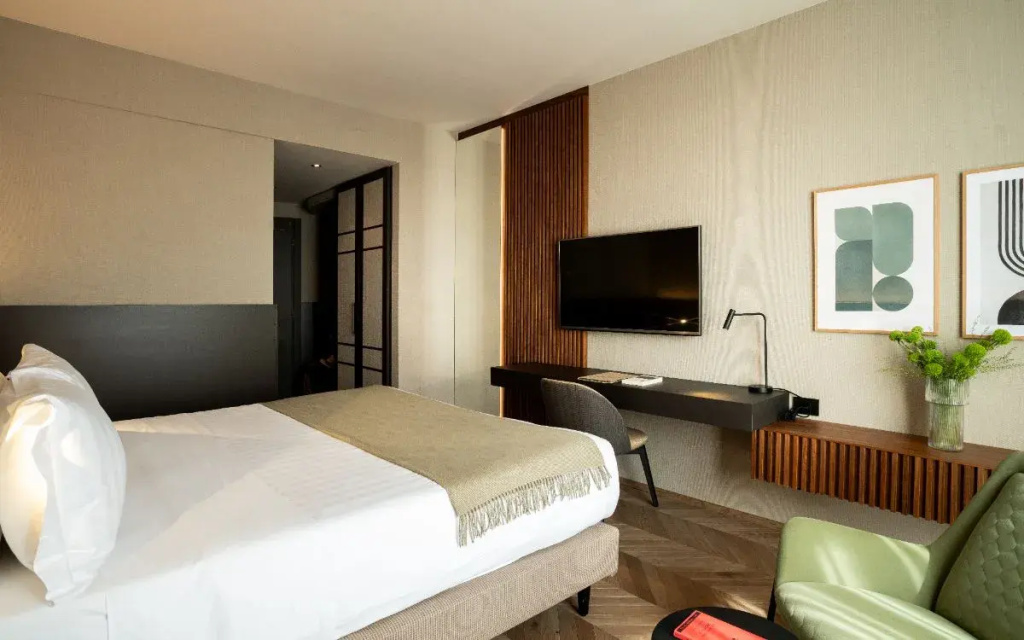 Superior Triple room