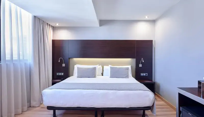 Deluxe Double room (full double bed)