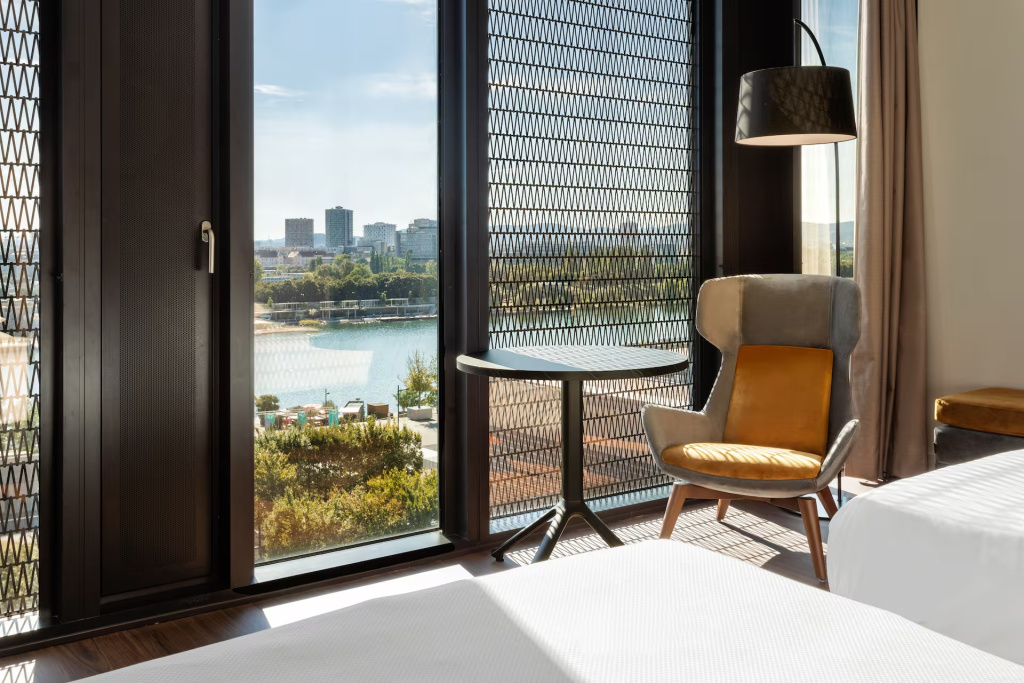 Deluxe The Level Double room (twin beds)