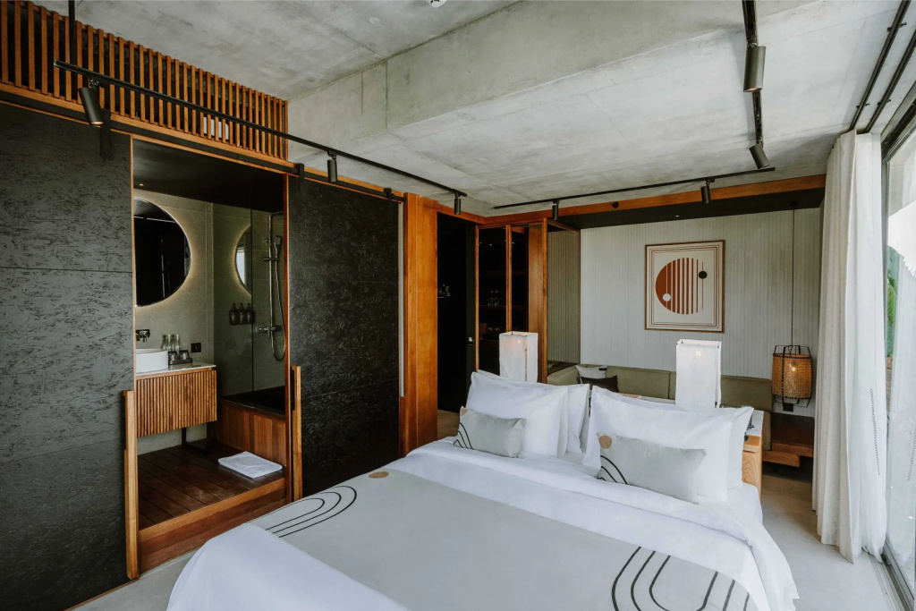 Pool Double Studio (full double bed)