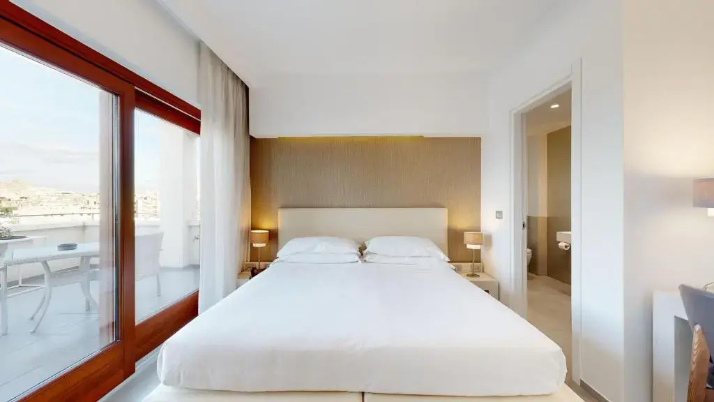 Double Junior Suite (full double bed)
