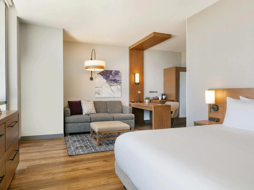 High Floor Double room (full double bed)