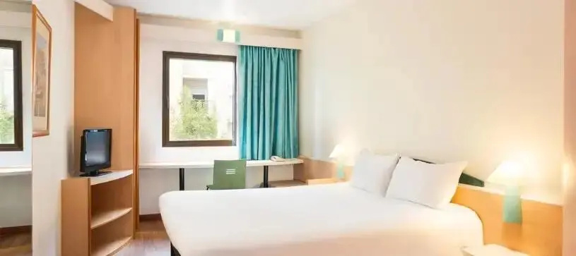 Standard Double room with view (full double bed)