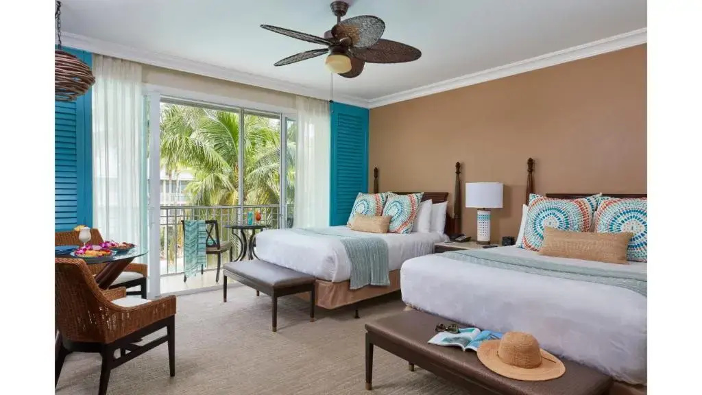 Standard Quadruple room with lagoon view