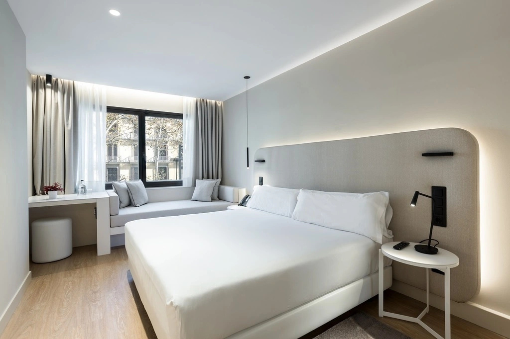 Design Ramblas Double room (full double bed)