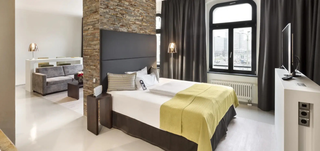 Executive Double Suite (full double bed)