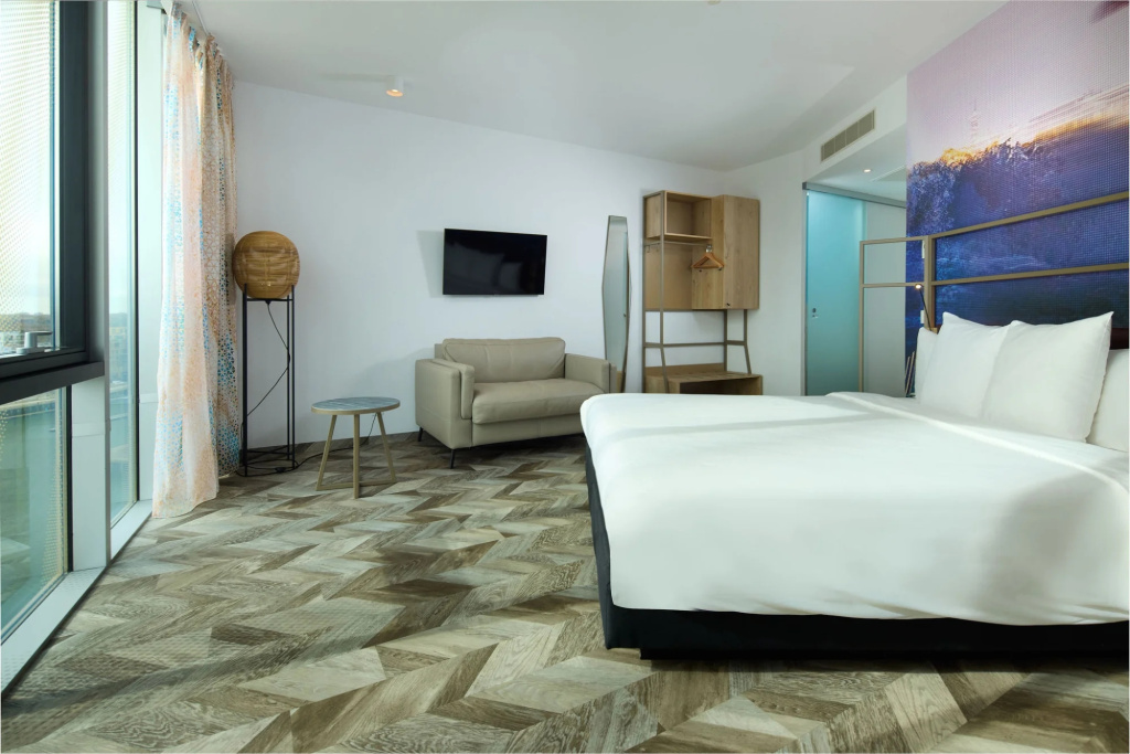 (1)XL Double room with city view (full double bed) at Inntel Hotels Den Haag Marina Beach in The Hague