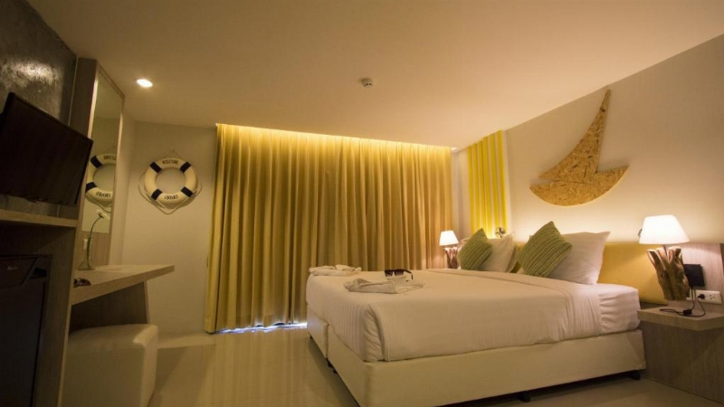 Двухместный номер Superior с балконом 2 отдельные кровати в The Blue Pearl Kata Hotel