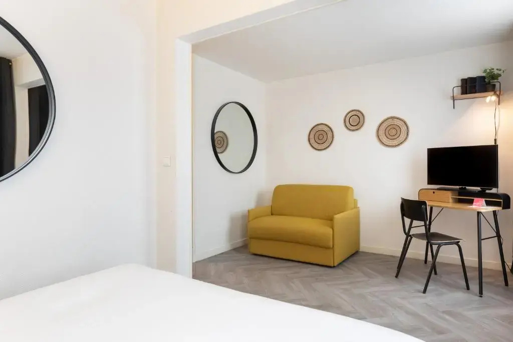 Chromatics Hotel & Restaurant The Hill Club by happyculture - Général