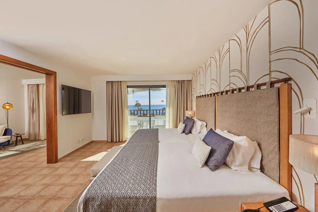 Double Preferred Club Suite with ocean view (full double bed)