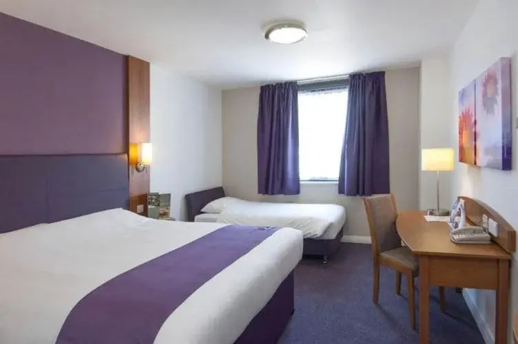 Premier Inn Cardiff West - Chambres