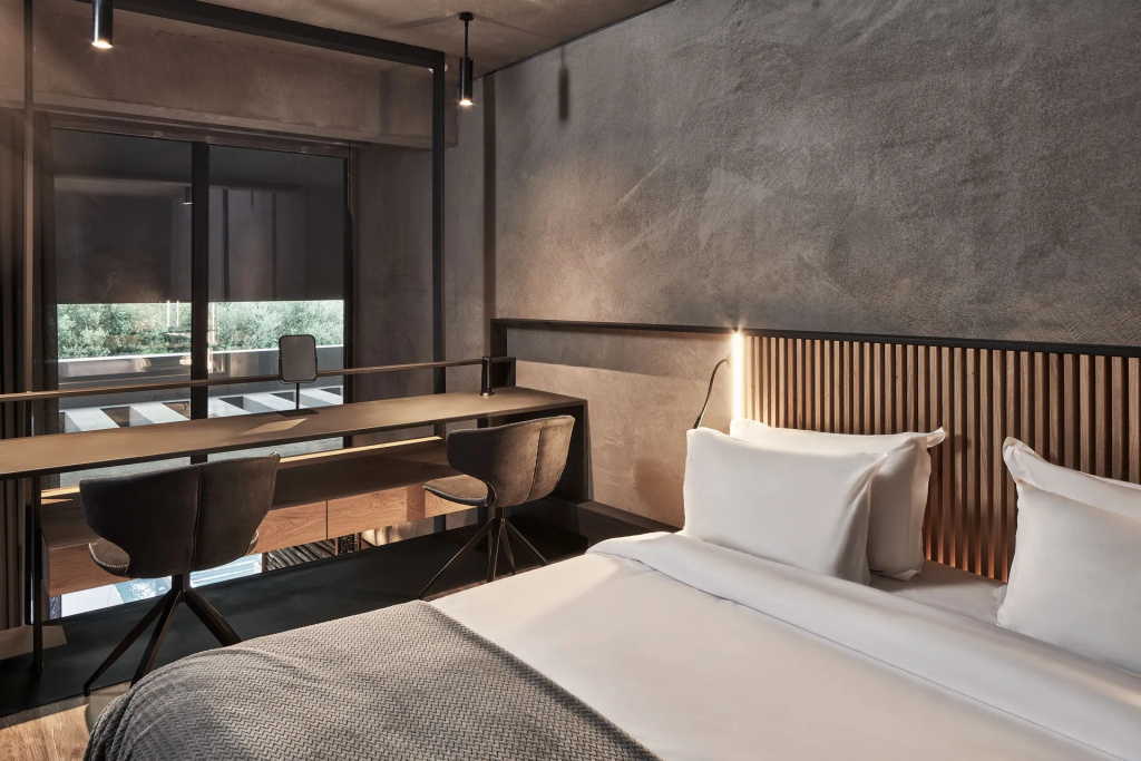 Presidential Two Pools Sextuple Suite