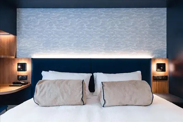Executive Eiffel Tower Medium Double room (full double bed)
