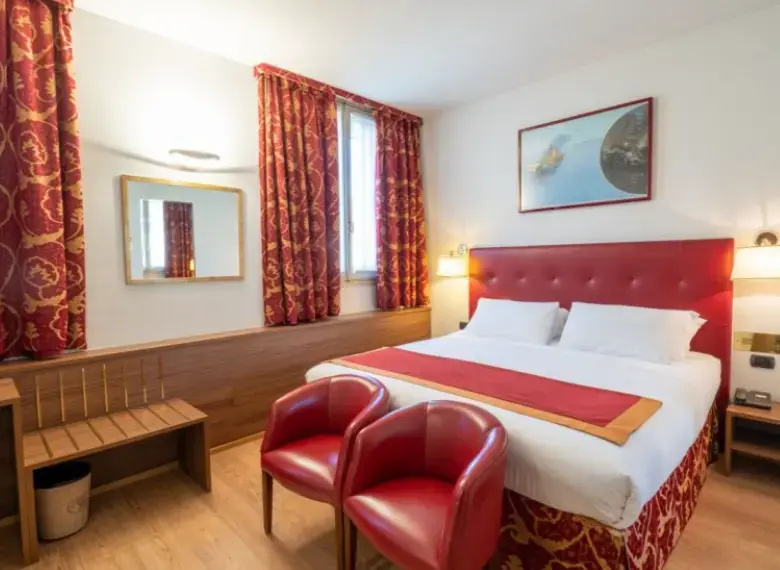 Classic Double room (full double bed)