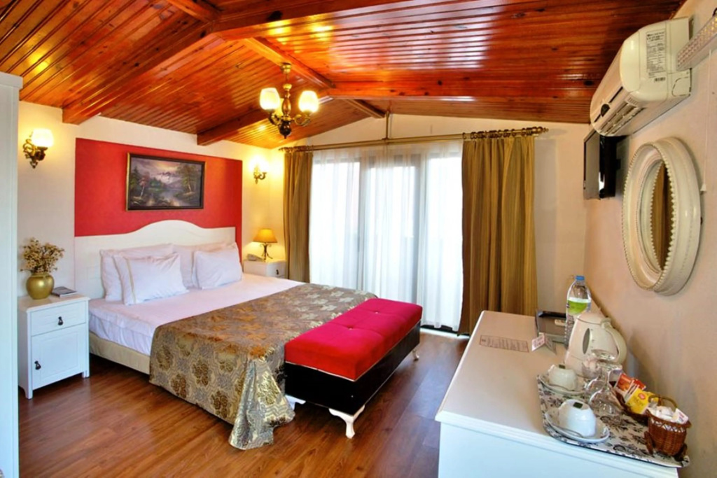Double Rooftop Suite (full double bed)