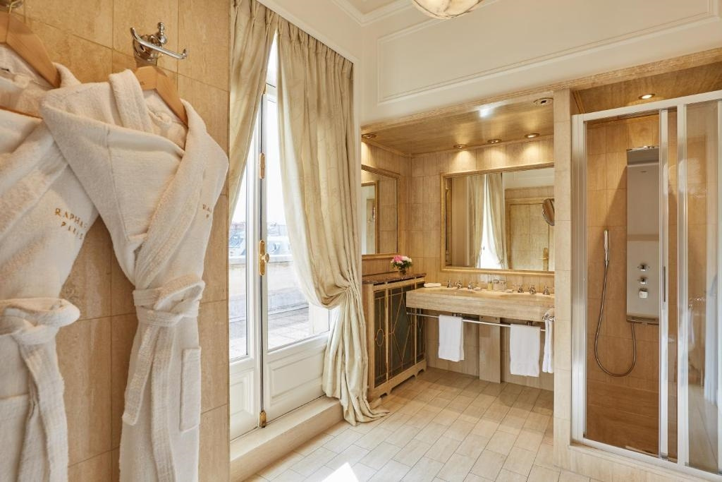 Hotel Raphael 97