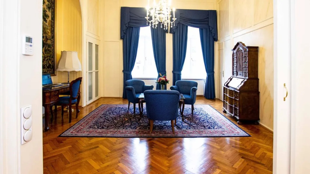 Ambassador Hotel - Chambres