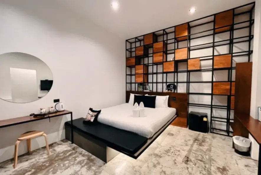 Double Suite (full double bed)