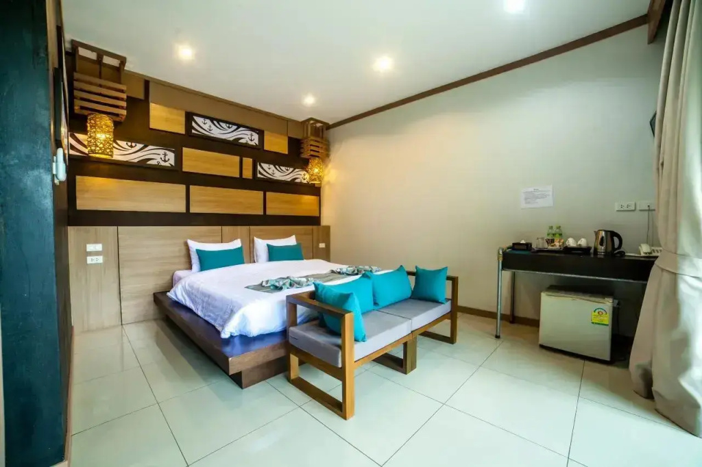 Chaokoh Double room with garden view (full double bed)