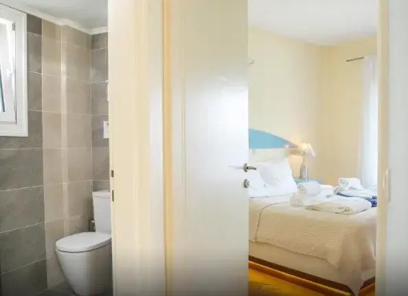 Luxury Double Suite with sea view (full double bed)