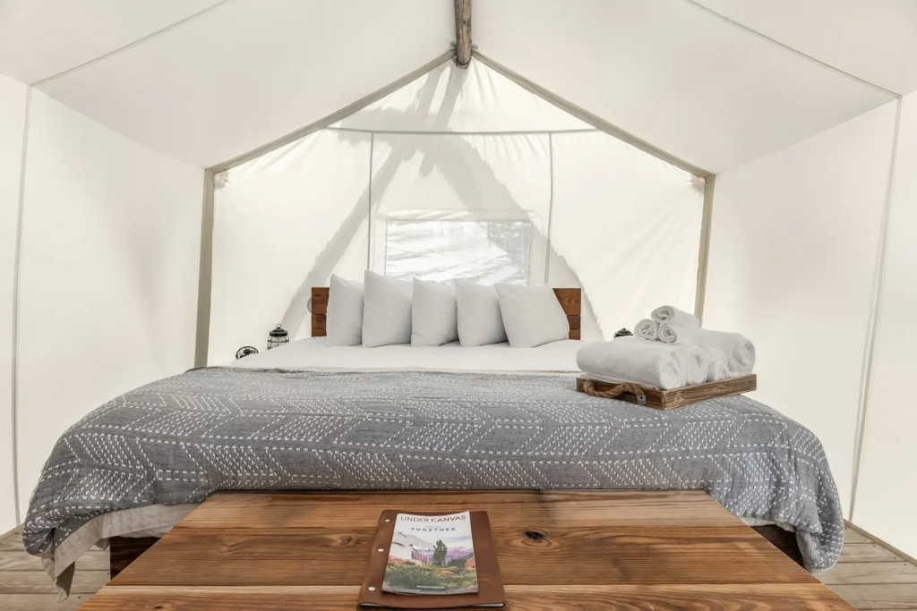 Quadruple Angels Landing Suite