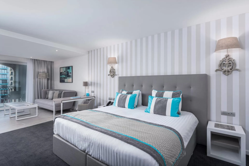 Designer Double Suite with sea view (full double bed)