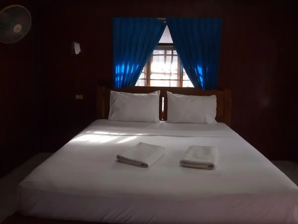 Standard Double Bungalow (twin beds)
